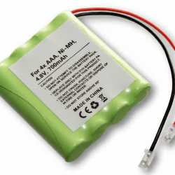 Univerzalni NiMH baterijski sklop 4,8V 700mAh – 4× AAA / Micro