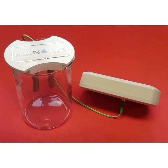 Universal electrode holder on 250 ml laboratory beaker Universal electrode holder with 8 mm electrodes installed