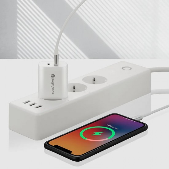 Fast charging smartphone with USB-C PD charger everActive SC-370Q fast USB charger QC3.0 USB-C PD 25W