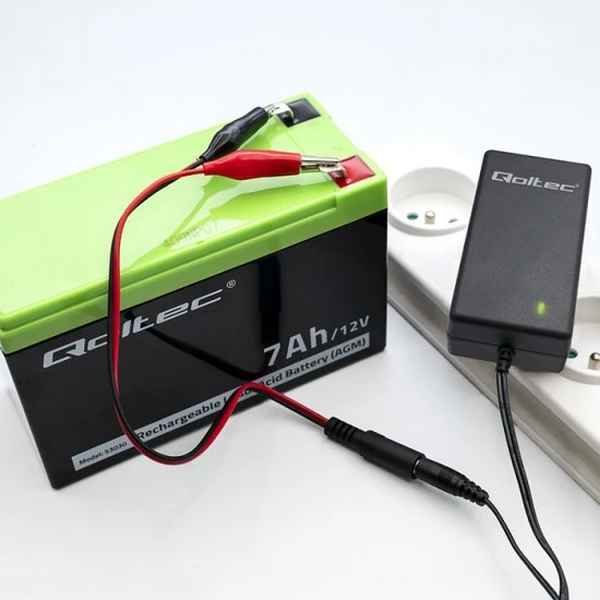 Qoltec 52423 automatic charger 6V / 12V 1.5A Qoltec 52423 automatic 6V 12V charger for AGM GEL STD batteries