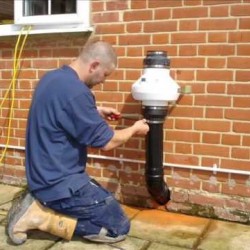 Radon Reduction Inline Fan – 125 mm, 490 m³/h, Low-Noise Radon Extraction System Radon Reduction Inline Fan – 125 mm, 490 m³/h, Low-Noise Radon Extraction System